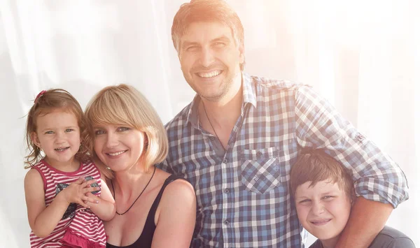 Retrato de uma linda família — Fotografia de Stock