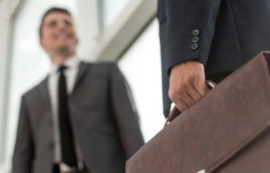 ofis pencere ayakta up.business ortakları kapatmak