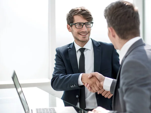 Handshake business people sitting at the office Desk. — Stock Photo, Image