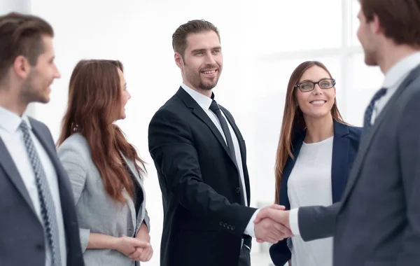 Handshake to make a deal with your partner — Stock Photo, Image