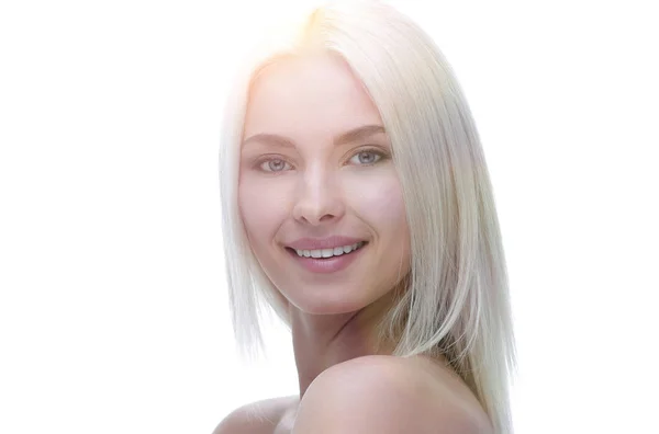 Ansiktet av en välvårdad modern ung kvinna med rätt make-up — Stockfoto