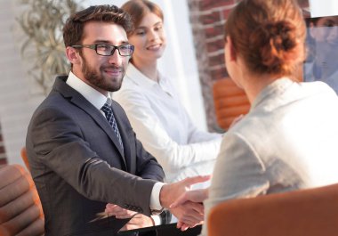 masanızda yeni fikirleri tartışmak iş takım.