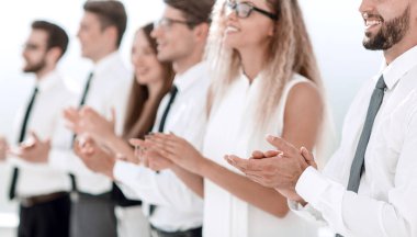 Grup iş adamları ayakta alkış