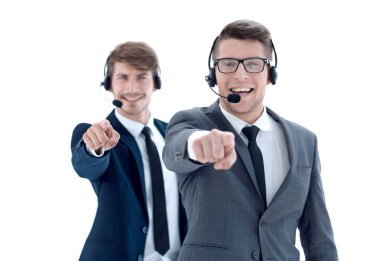 Kulaklık Beyaz arka plan üzerinde iki genç adam