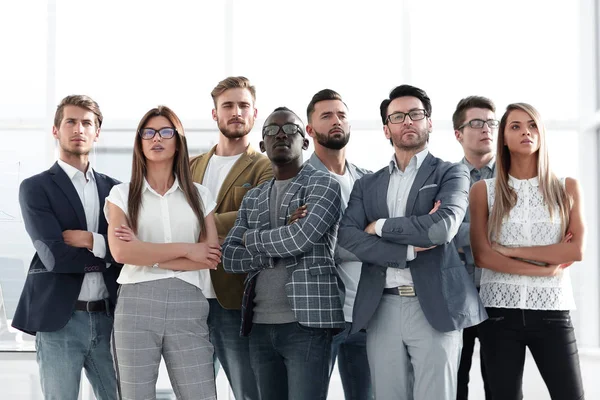 Grupo de jóvenes exitosos . — Foto de Stock