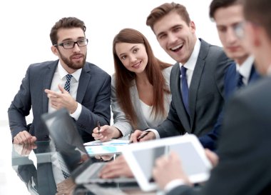 mali rapor tartışırken iş takım.