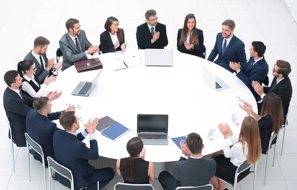 Träffa affärspartners i konferensrummet. — Stockfoto