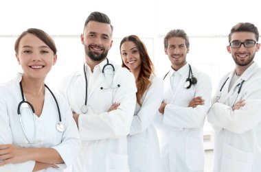 Doktorlar stajyerler başarılı bir grup portresi.