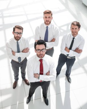en iyi view.a grup iş adamları birlikte ayakta.