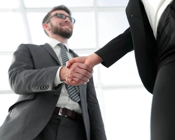Biznesmenów pogratulować umowy wspólnego biznesu — Zdjęcie stockowe