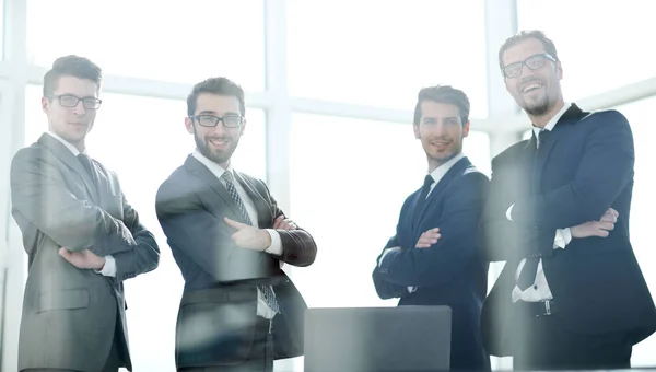 Business-team på arbetsplatsen på kontoret — Stockfoto