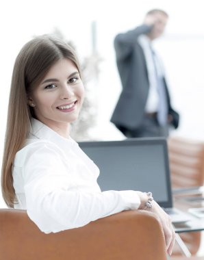 Kameraya bakarak arka view.female Yardımcısı.