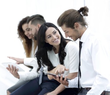 söz, koridorda oturan iş takım