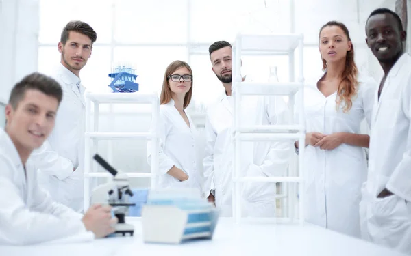 Male Scientist Working With Microscope — Stock Photo, Image