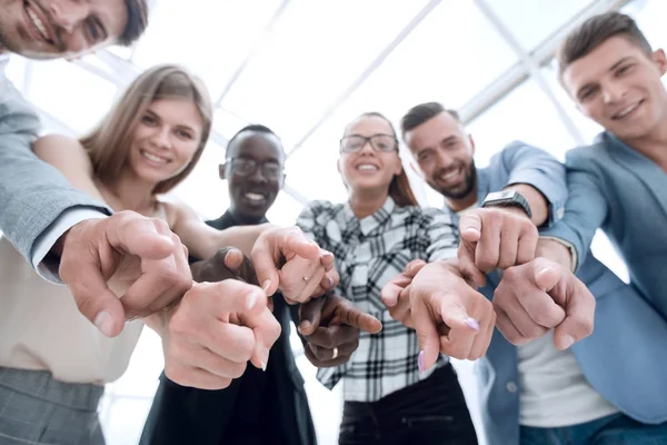 Gente de negocios apuntando a la cámara aislada en blanco — Foto de Stock