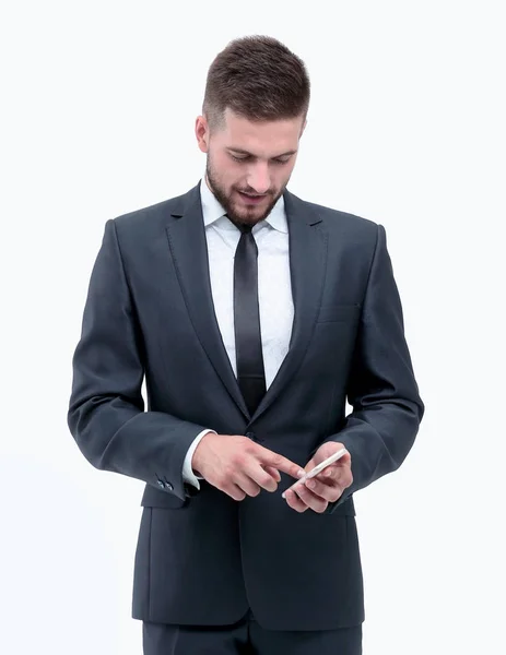 Homme d'affaires qui fait des SMS sur un smartphone . — Photo