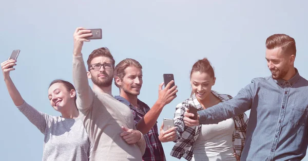 Closeup.Todays mladí lidé berou selfie. — Stock fotografie