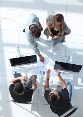 grafikler, üstten görünüm tartışılması