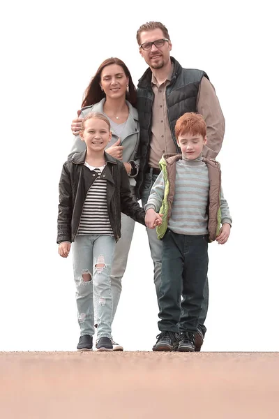 In volle groei.gelukkig gezin met twee kinderen — Stockfoto