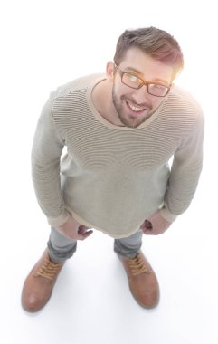 Yukarıdan görüntüleyin. Kameraya bakarak ciddi genç adam.