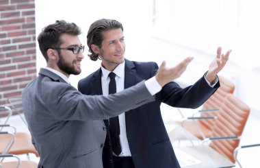 iş ortakları boş yere işaret