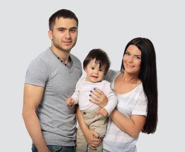 mutlu aile gülümseyen izole beyaz zemin üzerine