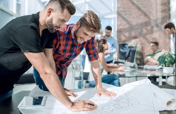Creative team works in the project office — Stock Photo, Image