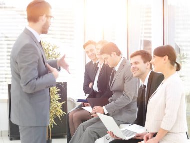 iş takım brifing başlaması için hazırlanıyor
