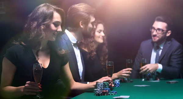 Successful young people spend the night at the casino — Stock Photo, Image