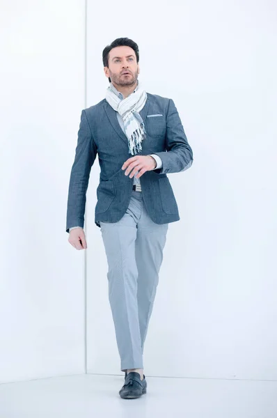 Full height.confident affärsman — Stockfoto