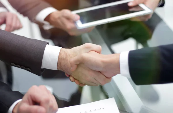 Handshake de negócios e conceito de pessoas de negócios . — Fotografia de Stock