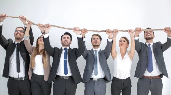 Equipe de negócios está segurando uma corda forte — Fotografia de Stock
