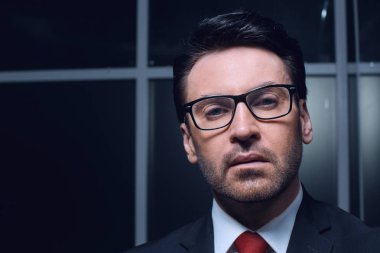 up.The yüz modern iş adamlarından kapatın