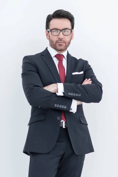 Retrato del hombre de negocios de pie con los brazos cruzados — Foto de Stock