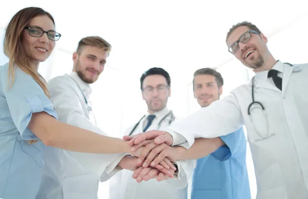 Γιατροί και νοσοκόμες συντονίζουν τα χέρια — Φωτογραφία Αρχείου