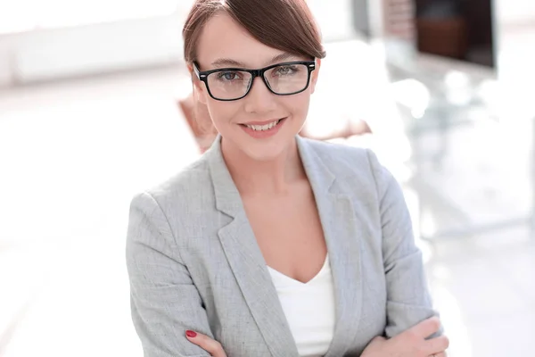 De cerca. retrato de una mujer de negocios moderna. —  Fotos de Stock