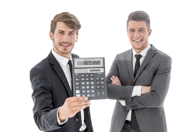 Männer in Anzügen halten in Großaufnahme einen Taschenrechner im Büro. — Stockfoto