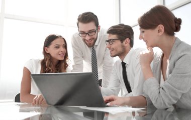 Ofisteki başarılı iş ekibi.