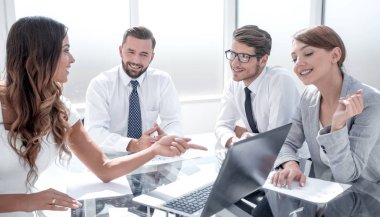 İş takım finansal verilerin analizi.