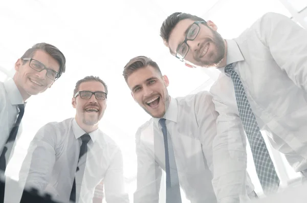 Sluit up.smiling business team kijken naar de camera — Stockfoto