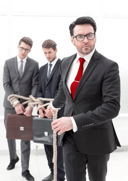 Close up.businessman arrastra a sus colegas — Foto de Stock