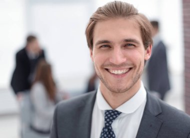 Arka planda çalışan meslektaşlarının Yöneticisi