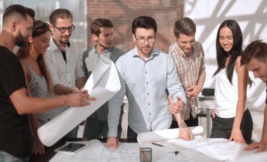 tasarımcılar ve Mimarlar yeni bir proje üzerinde çalışıyoruz