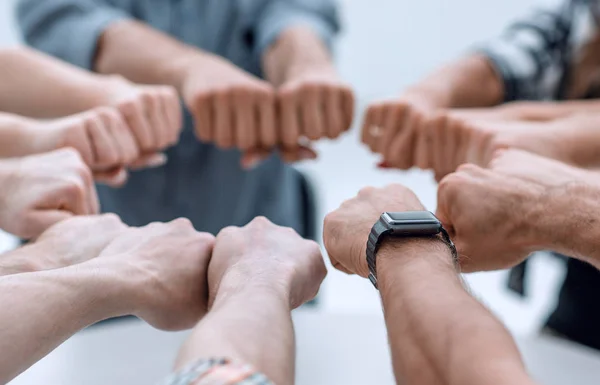 Up.hands van het bedrijf-team vormen een cirkel te sluiten — Stockfoto