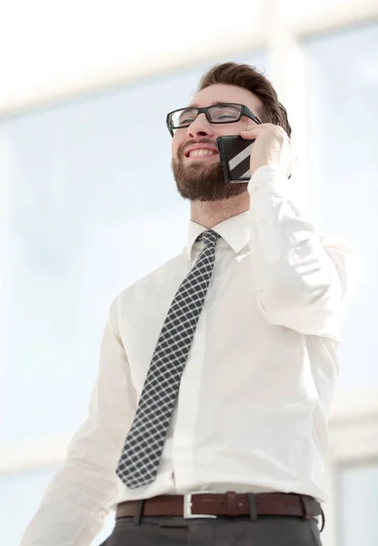 Sluit up.businessman praten over de telefoon. — Stockfoto