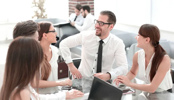 Empleados del banco realizan un taller — Foto de Stock