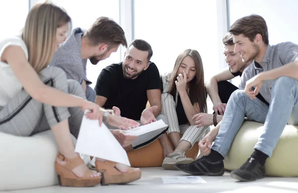 iş planı tartışmaya genç iş takım