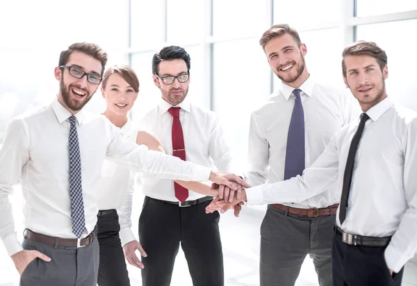 Erfolgreiches Business-Team Händchenhalten — Stockfoto