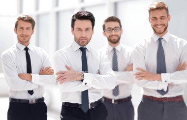 Profesyonel iş ekibi ofiste bekliyor.