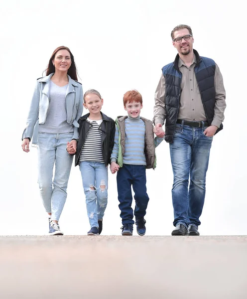 In volledige growth.young familie met hun kinderen lopen togethe — Stockfoto